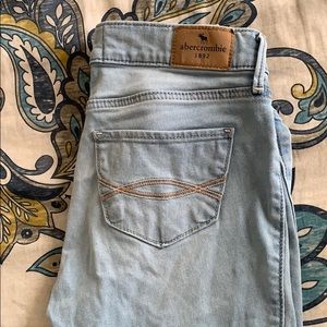 ABERCROMBIE KIDS light wash jean leggings